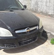 Polícia recupera carro roubado e sem placas na parte alta de Maceió