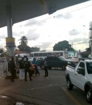 Polícia Civil prende jovem acusado de roubos em posto de combustíveis