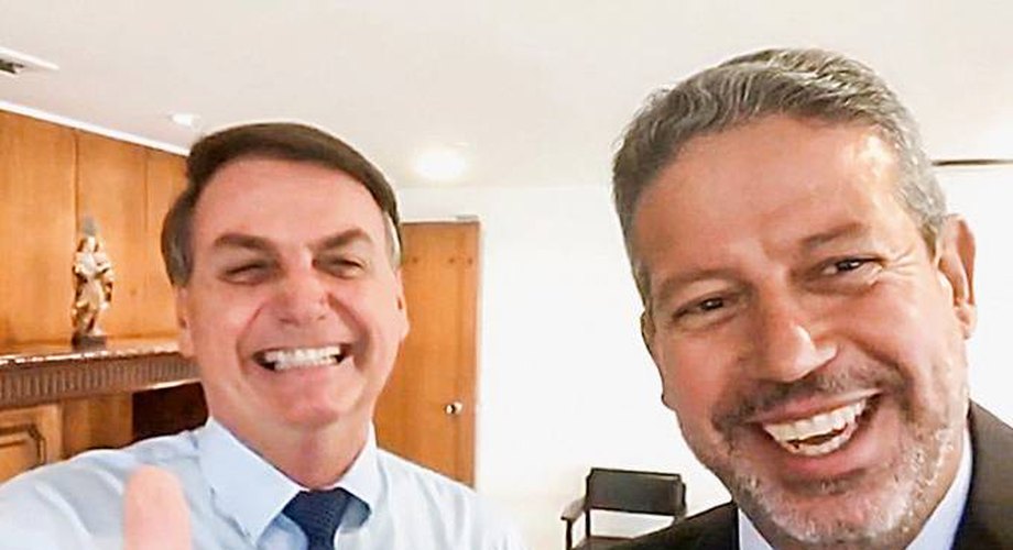 Bolsonaro fica de fora das articulações pela presidência da Câmara após Arthur Lira perder aliados