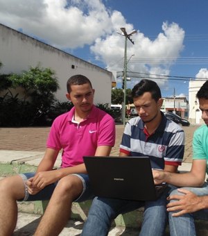 Estudantes limoeirenses lançam aplicativo de celular