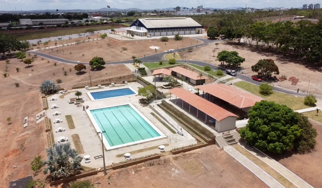 Aulas de natação, natação adaptada e hidroginástica terão início na terça (15) no Caeti em Arapiraca