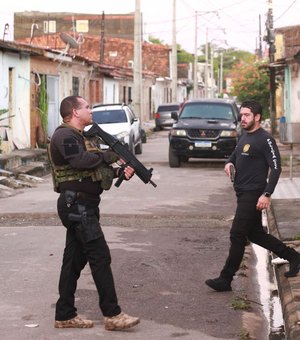 Suspeitos de homicídio, roubo e tráfico são presos em Maceió durante operação