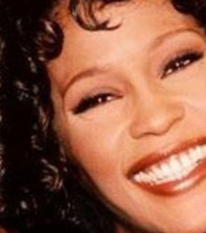 Whitney Houston perdeu dentes e pedaços de pele antes de morrer