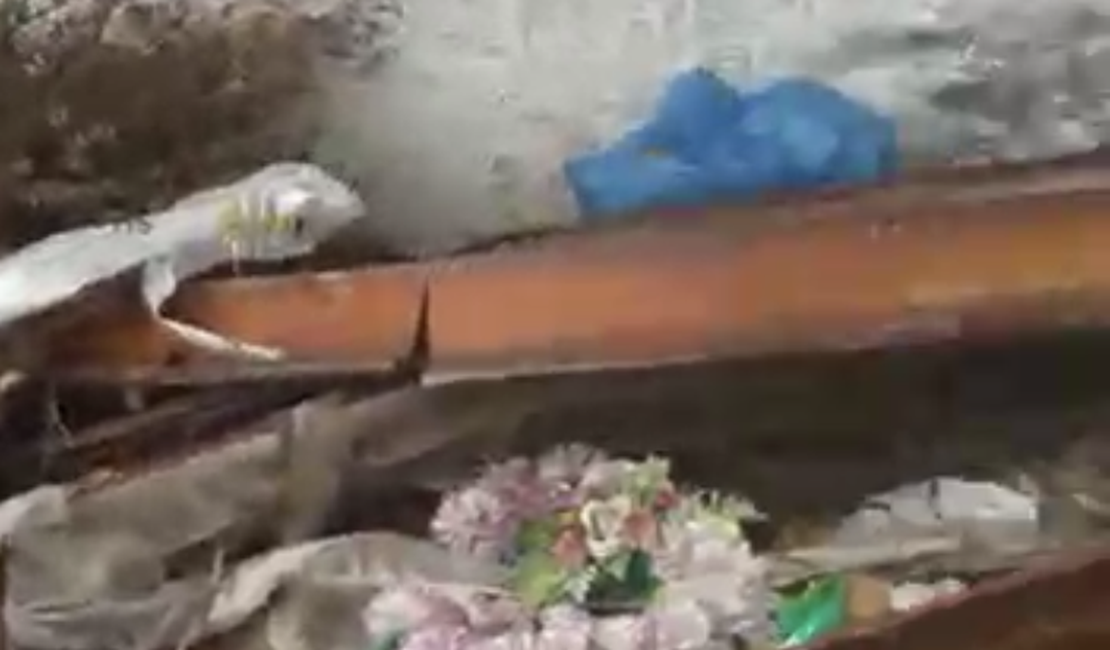 [Video] No dia de Finados,descaso em cemitério é denunciado na cidade de Palestina
