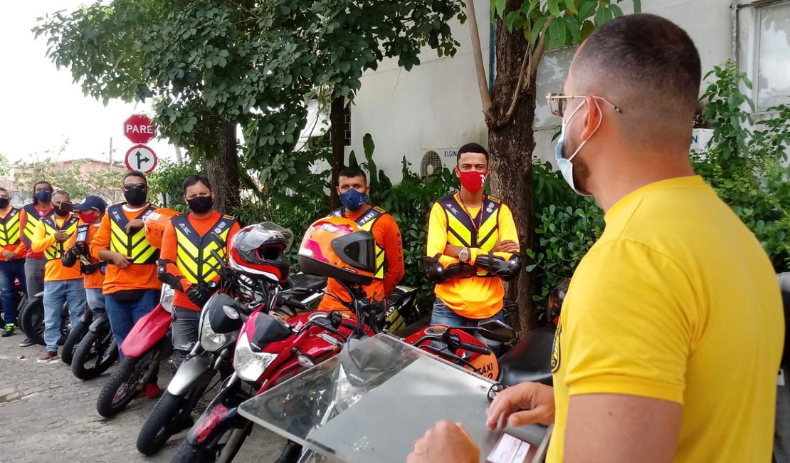 Mototaxistas recebem autorização de serviço em Maceió e dão fim a ilegalidade