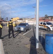 Covid-19: agentes de trânsito fiscalizam estacionamentos da orla marítima e lagunar