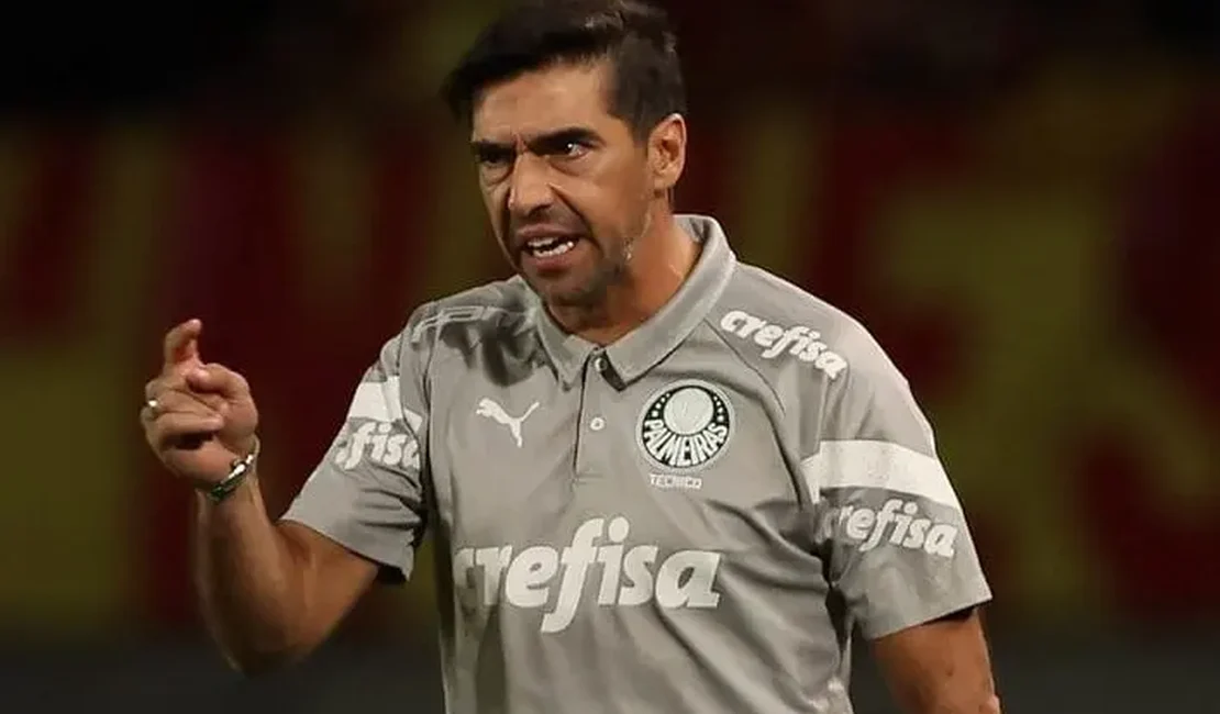 Jornal crava que Abel Ferreira recebeu proposta estratosférica para deixar o Palmeiras