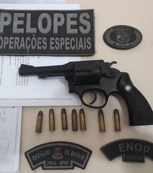 Homem é preso com revólver e munições em Maceió 