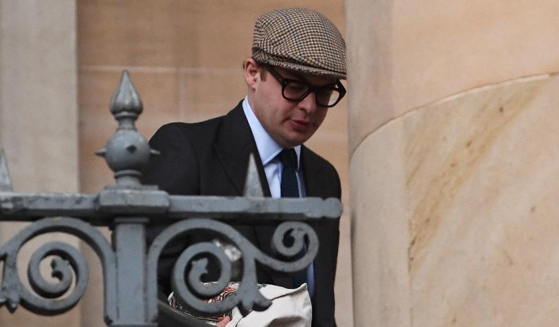Primo da rainha Elizabeth é condenado a 10 meses de prisão por assédio