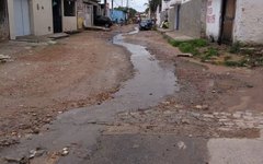 Os moradores tem sofrido com a ausência de saneamento e com as fortes chuvas dos últimos dias