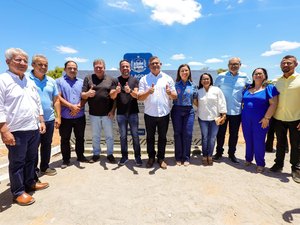 Paulo Dantas entrega ponte sobre o Rio Perucaba, inaugura obras e anuncia investimentos em Feira Grande