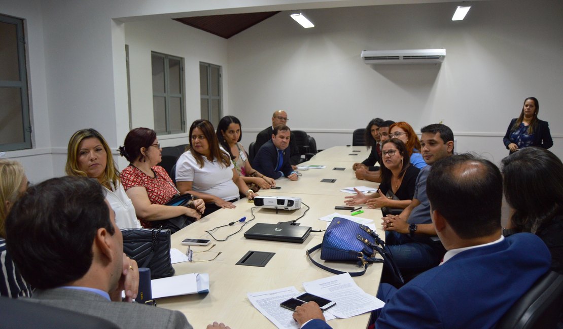 Integrantes do NASF buscam apoio dos vereadores contra medida do governo federal