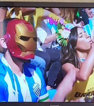 Homem de Ferro azulino aparece em transmissão oficial da Fifa
