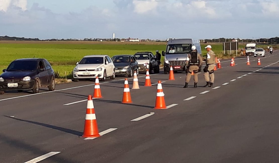 BPRv realiza Operação Lei Seca nas AL-101 Sul e 220