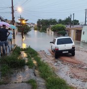 [Vídeo ] Chuvas intensas em Arapiraca alagam ruas e afetam estradas na zona rural