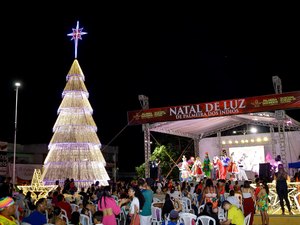 Natal de Luz: Deus é Amor continua nesta sexta (15) na Praça da Independência