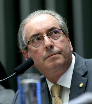 Cunha diz que vai recorrer de afastamento determinado por ministro do STF