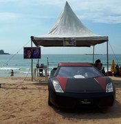 Pastor forja evento evangélico para vender carro na praia e culpa 'Satanás'