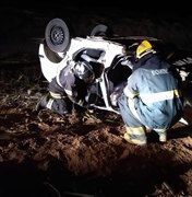 Após grave acidente, homem fica preso às ferragens e morre na AL-220 em Limoeiro de Anadia