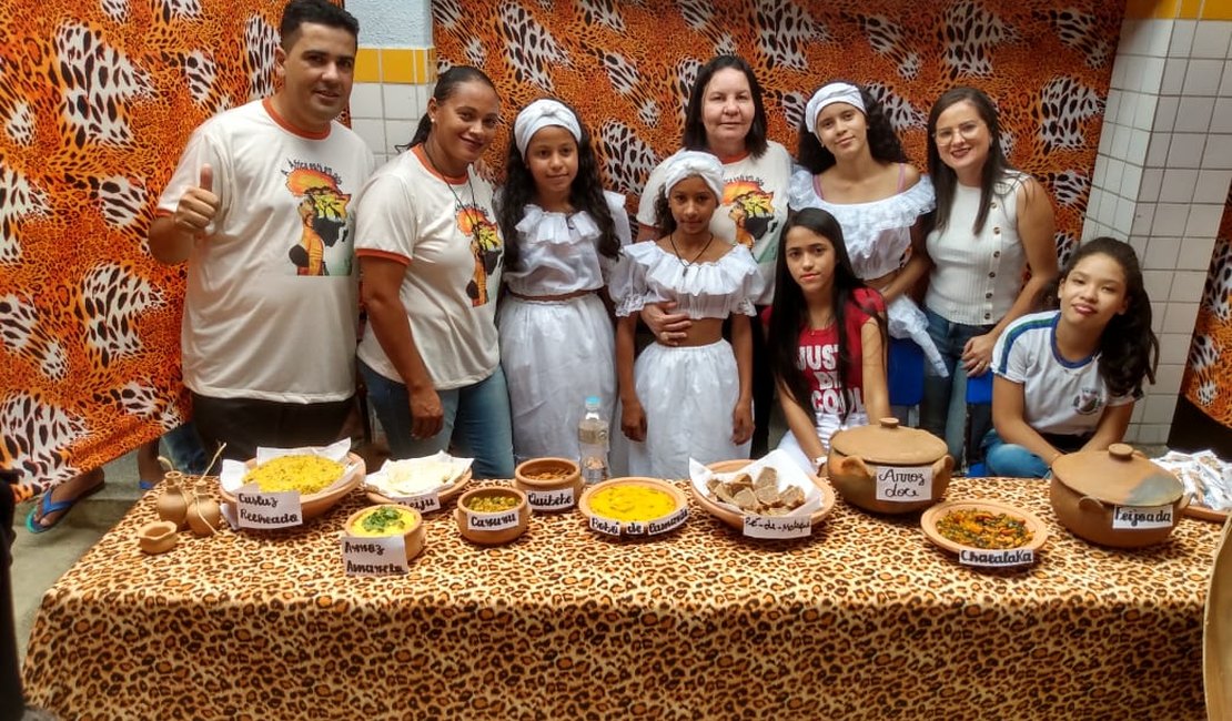 Escola pública de Arapiraca realiza projeto de valorização da cultura afro
