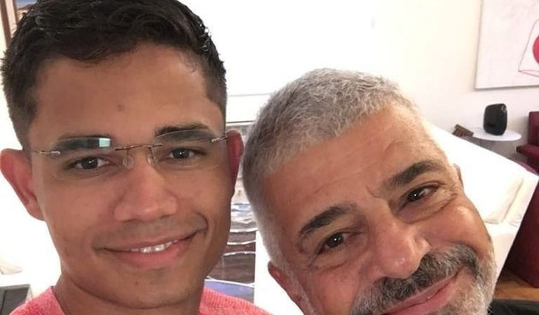 Lulu Santos oficializa união estável com Clebson Teixeira e diz nascer de novo