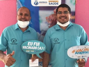 Após ameaça de paralisação, agentes funerários são vacinados contra a Covid-19 em Arapiraca