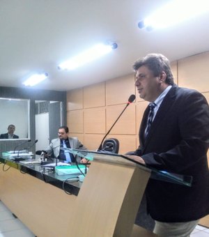 Câmara Municipal de Arapiraca recebe alunos da Unirb