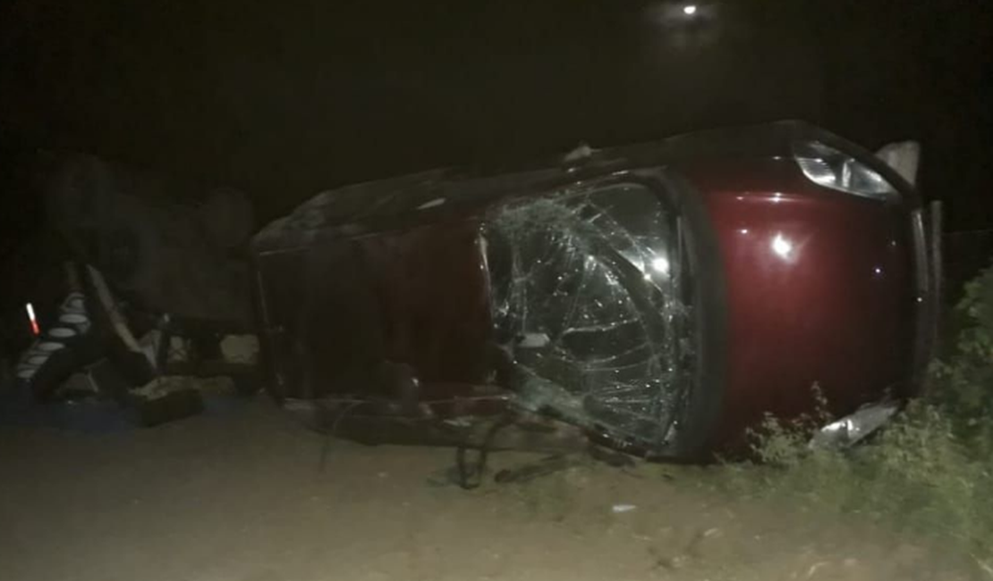 'Paredão de som' e veículo tombam na zona rural do Sertão 