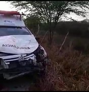 Condutor de ambulância perde o controle e bate em Coruripe
