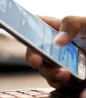 MPF quer reduzir gastos de senadores com celular