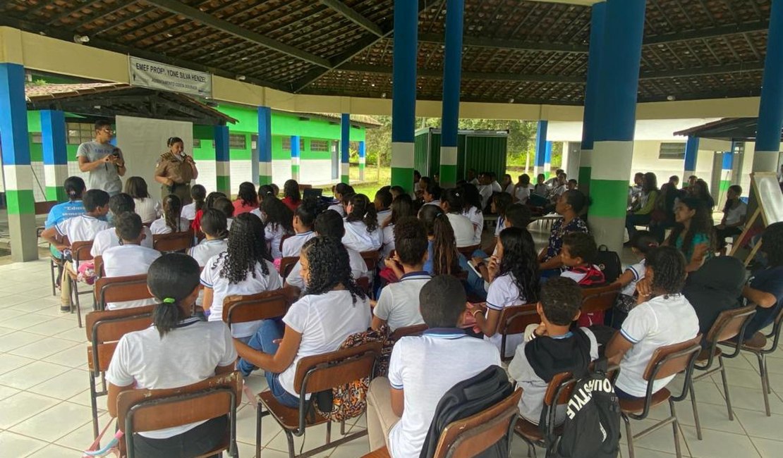 Programa de prevenção às drogas realiza palestras em escolas públicas de Maragogi