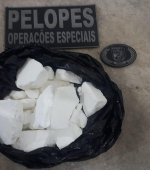 Dupla é presa pela PF com cocaína na parte alta de Maceió 