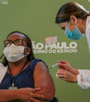 Sem vacinas, São Paulo atrasa início de vacinação para mais de 80 anos