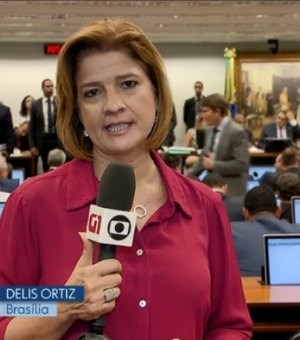  Delis Ortiz volta a seu posto no JN após a filha ser desligada do governo 