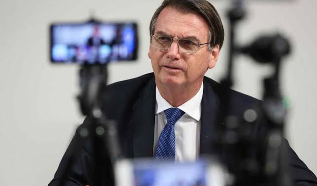 Bolsonaro usa redes sociais para destacar ações