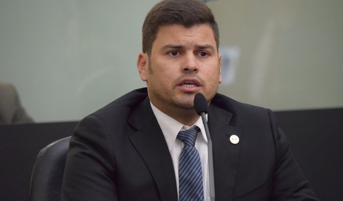 Justiça suspende por três anos direitos políticos do deputado estadual Jairzinho Lira