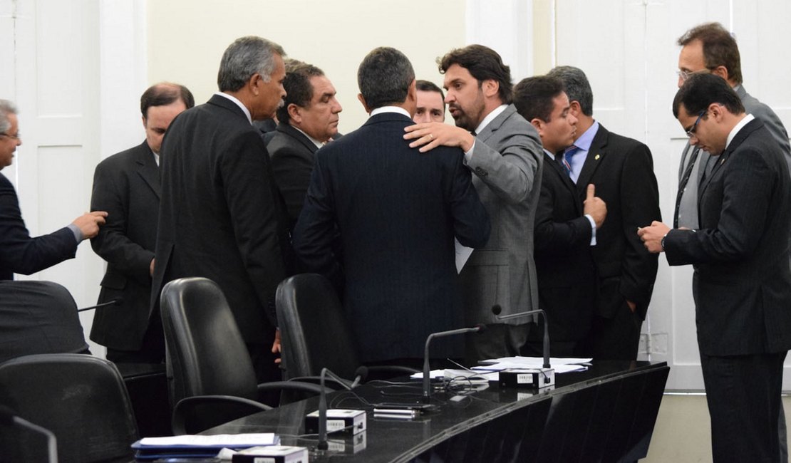 Deputados governistas estão cansados de desprezo de Renan Filho 