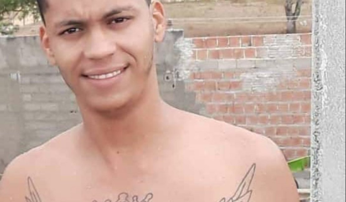 Jovem morre após colidir motocicleta contra poste em União dos Palmares 