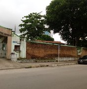 Hospital Portugal Ramalho: mais de 60 anos de história desaparecendo entre rachaduras