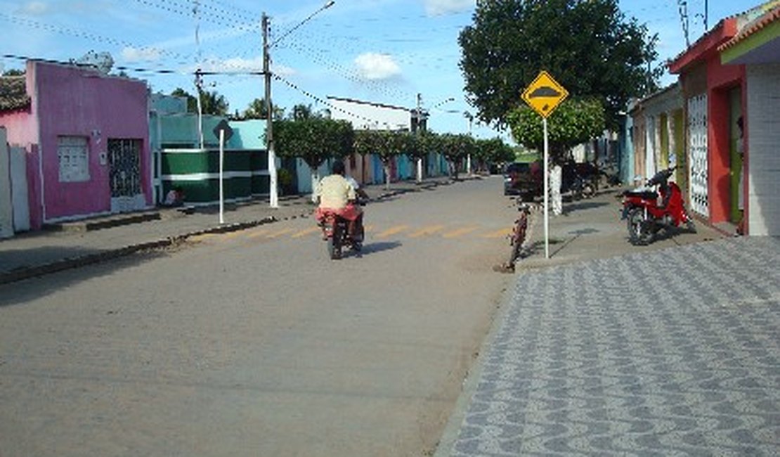 Mulher é ferida pelo companheiro com paulada no braço, em Arapiraca