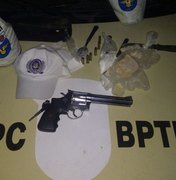 BPTran recupera arma roubada de policial civil, apreende menor e maconha