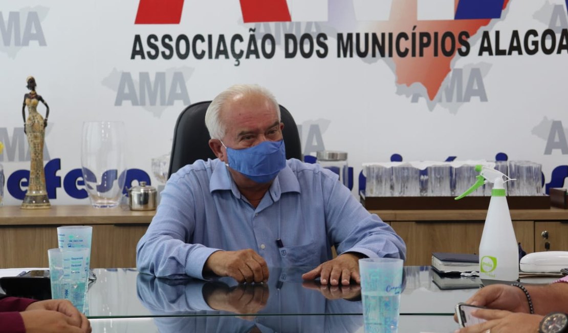 AMA: Sérgio Lira defende vacinação em professores