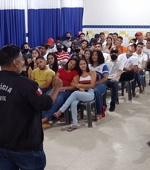 Polícia Civil realiza palestra sobre o combate ao abuso sexual com estudantes da rede pública