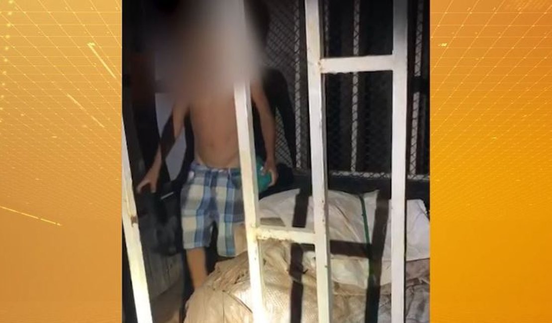 PM resgata menino de 6 anos mantido em jaula pelo pai