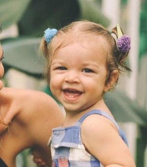 Laura Neiva comemora aniversário da filha, Maria: ''Um ano que conheci o amor da minha vida''