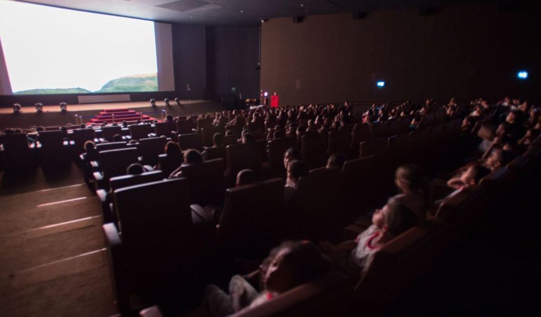 Cinemas na capital se preparam para a reabertura nesta sexta-feira (14)