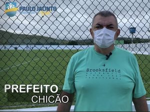Prefeito Chicão entrega campo de futebol à população de Paulo Jacinto