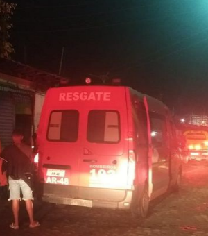 Cabeleireiro suspeito de matar  vigilante em bar de Delmiro Gouveia se apresenta à polícia