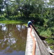 Casal instala flutuante para melhorar captação de água em Paulo Jacinto
