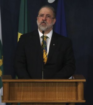 Bolsonaro anuncia que indicou Augusto Aras para novo mandato no comando da PGR